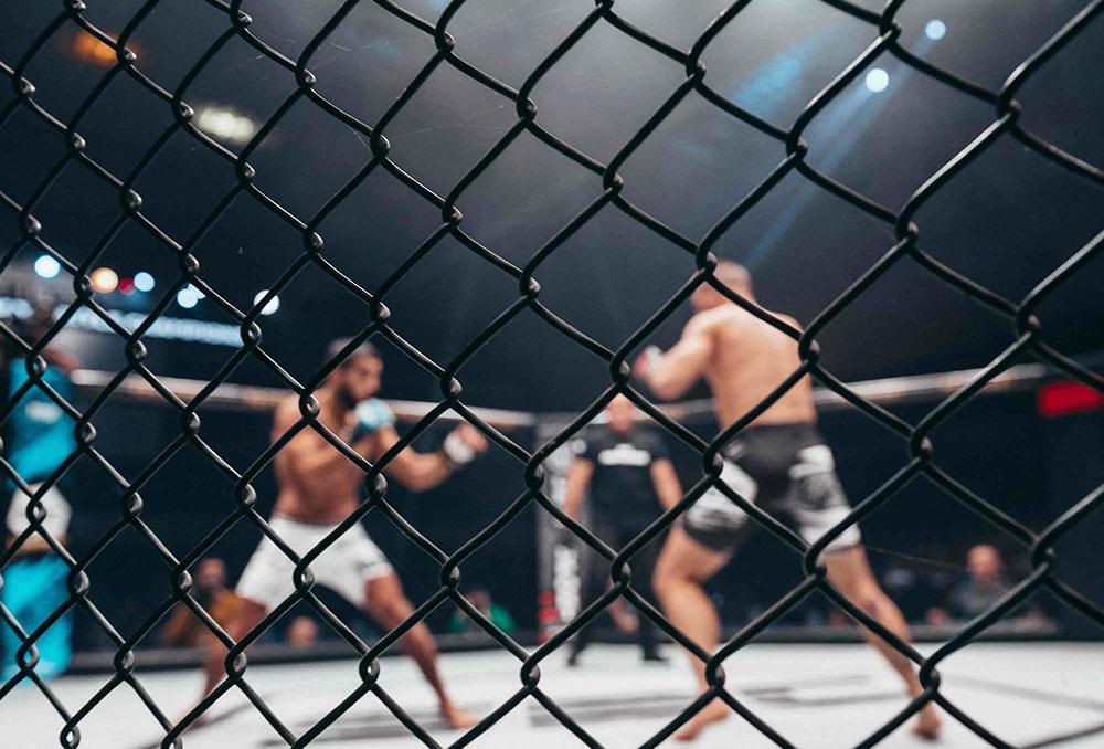 Comment les combattants UFC gèrent-ils la pression médiatique avant les grands combats?