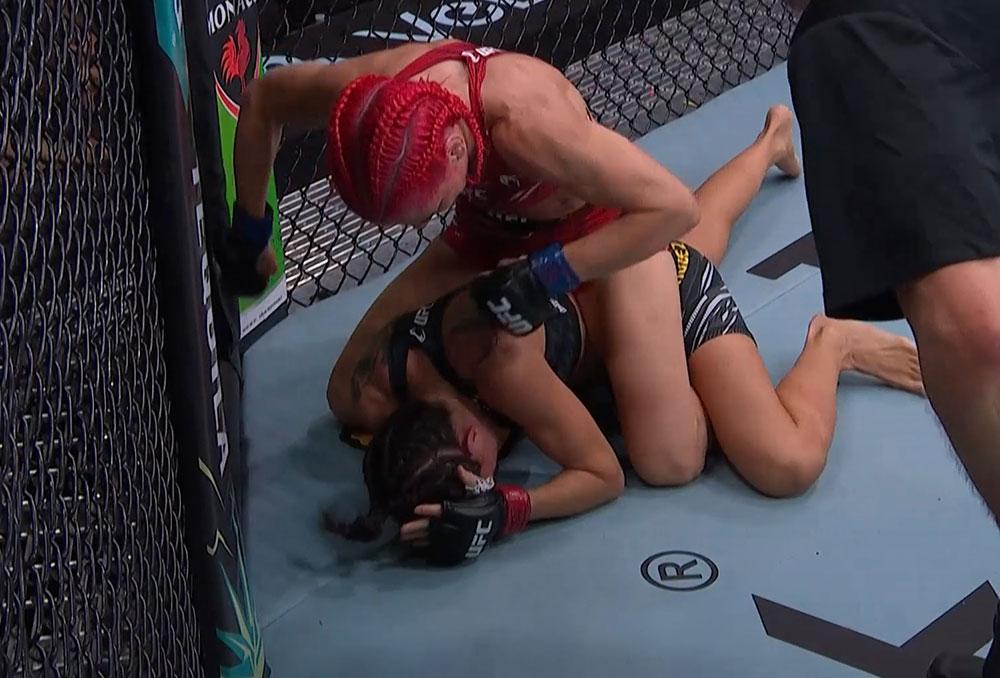 Performance magistrale de Gillian Robertson qui stoppe Marina Rodriguez par TKO  | Des Moines