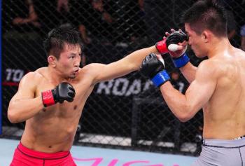 Sim Kai Xiong remporte une victoire par décision face à Kuya Ito et file en demi-finales du tournoi | RTU 4
