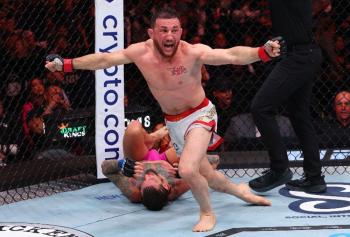 UFC 316 - Merab Dvalishvili confirme sa suprématie en soumettant O’Malley au 3e round | Newark