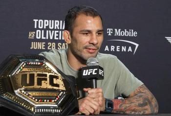 Alexandre Pantoja préfère défendre son titre en poids mouches plutôt que défier Merab Dvalishvili en poids coqs | UFC 317