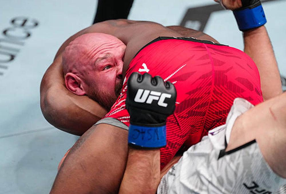 Terrance McKinney finalise Viacheslav Borshchev en 55 secondes par guillotine à l’UFC 317 | Las Vegas