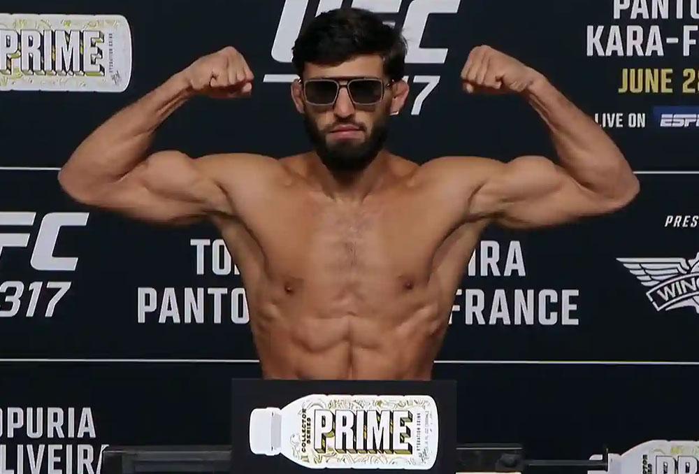 Arman Tsarukyan pense qu’Ilia Topuria l’évite délibérément après sa victoire contre Charles Oliveira | UFC 317