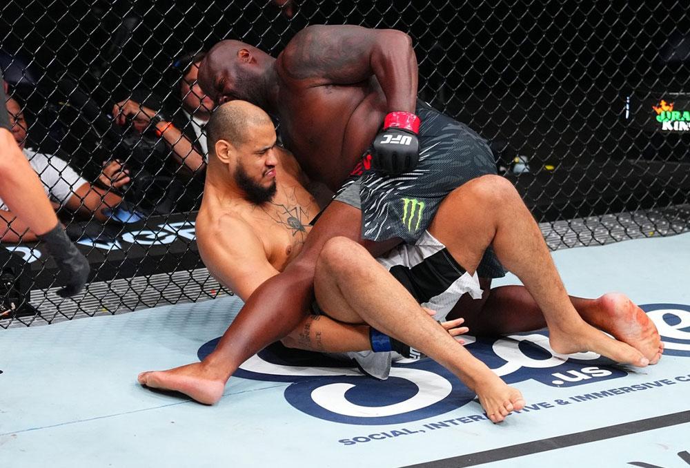 Derrick Lewis triomphe par TKO en 35 secondes et conforte son statut de roi du K.O. lors de l'UFC on ESPN 70 | Nashville