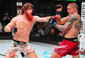 Shara « Bullet » Magomedov s'impose par décision unanime contre Marc-André Barriault lors de l'UFC Abu Dhabi