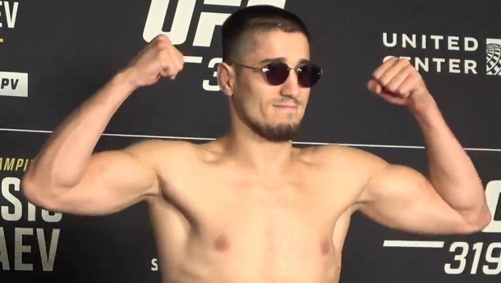 UFC 319 - La pesée : résultats, vidéos, faceoffs | Chicago