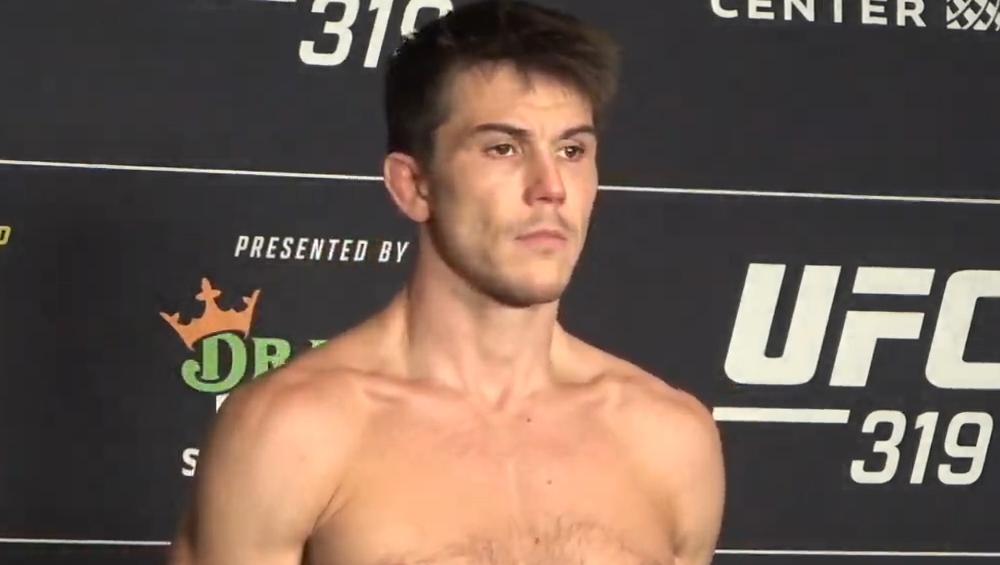 UFC 319 - La pesée : résultats, vidéos, faceoffs | Chicago