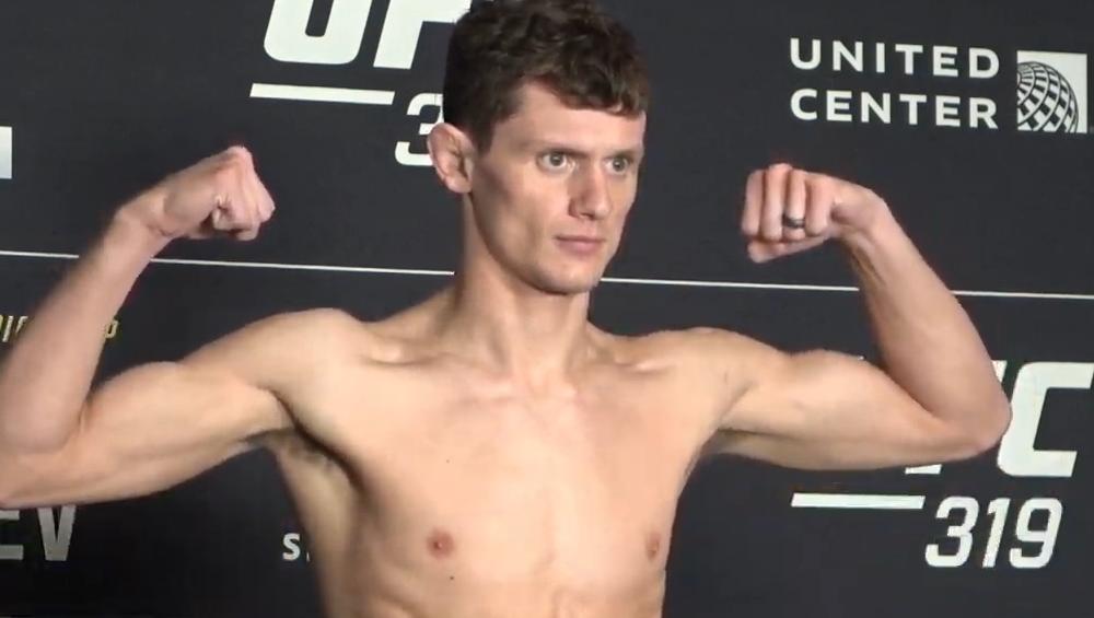 UFC 319 - La pesée : résultats, vidéos, faceoffs | Chicago