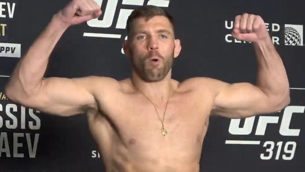 UFC 319 - La pesée : résultats, vidéos, faceoffs | Chicago