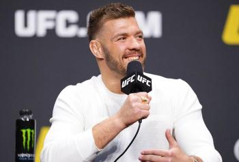 Dricus Du Plessis clarifie la question de la taille face à Khamzat Chimaev avant le choc de ce week end à l'UFC 319