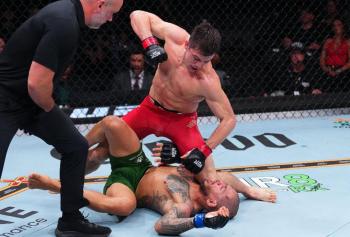 Alexander Hernandez terrasse Diego Ferreira par TKO et confirme son excellente dynamique | Noche UFC
