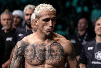 Coup dur pour Charles Oliveira qui voit son adversaire, Rafael Fiziev, annuler leur confrontation