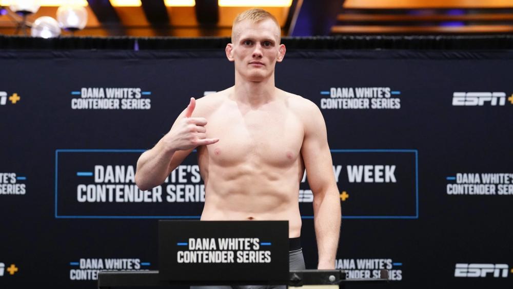 L'invaincu Dani Barbir met son bilan parfait en jeu face au redoutable finisseur Mantas Kondratavicius | DWCS 83
