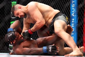 Débuts fracassants pour Brandon Pericic qui terrasse Elisha Ellison dès la première reprise du combat | UFC Perth
