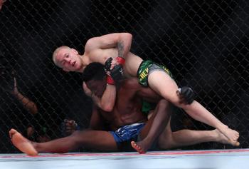 Colby Thicknesse décroche sa première victoire à l'UFC au terme d'une bataille acharnée contre Josias Musasa | UFC Perth