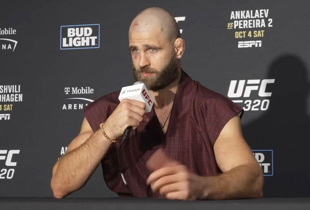 Jiri Prochazka remercie Khalil Rountree de l'avoir poussé dans ses retranchements | UFC 320