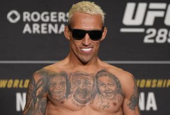 Charles Oliveira cible Conor McGregor pour un combat historique à la Maison-Blanche