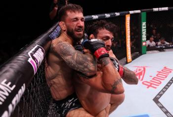 Kaan Ofli soumet Ricardo Ramos avec un étranglement arrière dès le premier round | UFC Rio de Janeiro