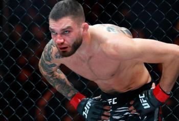 Serhiy Sidey, blessé à l'épaule, se retire de son combat prévu à l'UFC 322