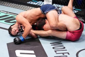 Wes Schultz piège Mario Mingaj et s'impose avec une rare soumission | DWCS 86