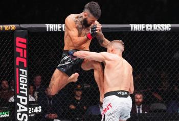 Charles Jourdain soumet Davey Grant avec une guillotine spectaculaire | UFC Vancouver