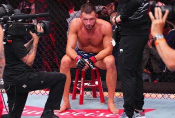 Harun Ozkan place la santé de Reinier de Ridder au-dessus de tout | UFC Vancouver