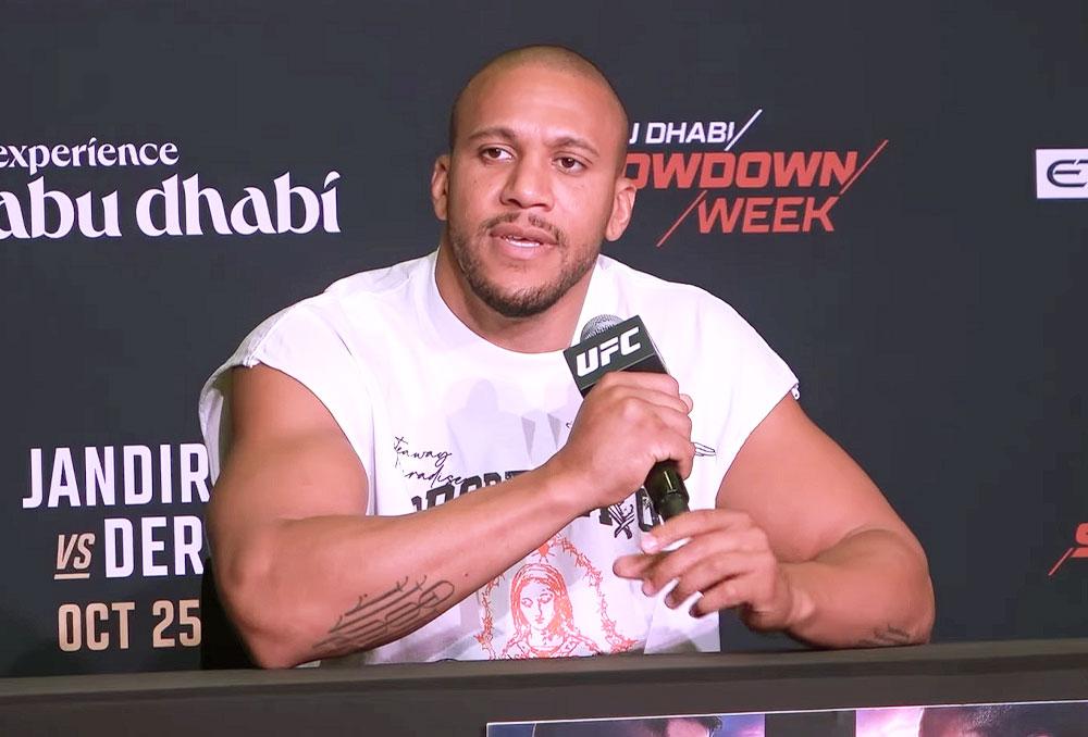 Ciryl Gane aborde son combat contre Tom Aspinall avec “moins de pression” | UFC 321