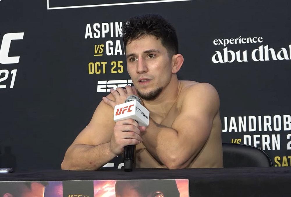 Mitch Raposo était prêt à se battre malgré la pesée manquée de Azat Maksum | UFC 321