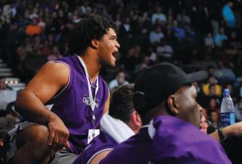 Carlos Newton critique l'absence de pouvoir de négociation des combattants