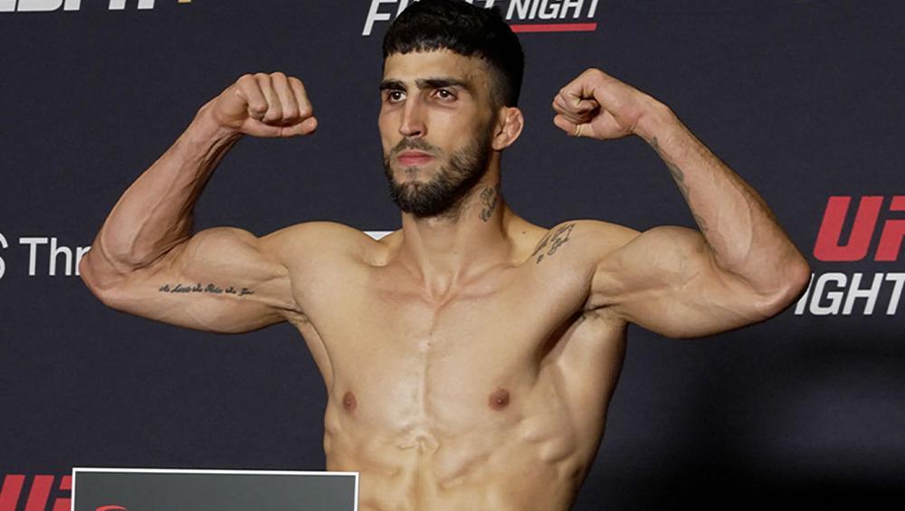 Après sa défaite, Isaac Dulgarian vise un retour en force contre l'invaincu Yadier DelValle | UFC Vegas 110