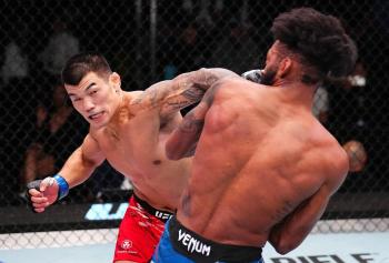 Seok Hyun Ko, le « Tyson Coréen », domine Phil Rowe grâce à sa lutte | UFC Vegas 110