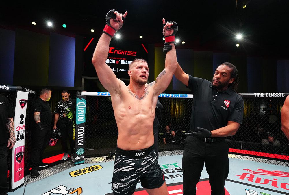 Charles Radtke soumet Daniel Frunza par étranglement au troisième round | UFC Vegas 110