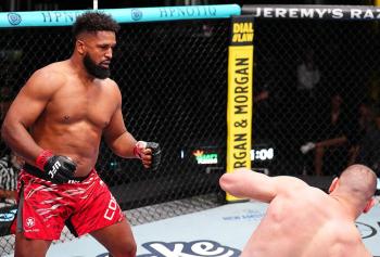 Waldo Cortes Acosta foudroie Ante Delija par KO après une interruption controversée | UFC Vegas 110