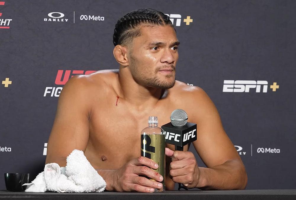 Billy Elekana explique sa soumission et le cafouillage de l'arbitre | UFC Vegas 110