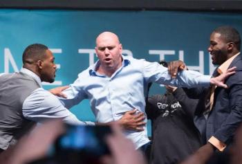 Jon Jones désigne “Rumble” Johnson comme l'adversaire qui l'intimidait le plus