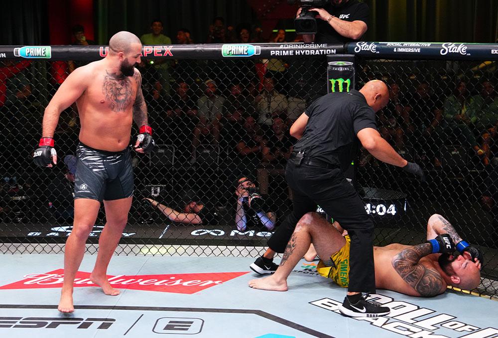 Josh Hokit s'impose par TKO en 56 secondes contre Max Gimenis | UFC Vegas 111