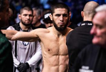 Islam Makhachev révèle une énergie nouvelle avant son défi en poids mi-moyen | UFC 322