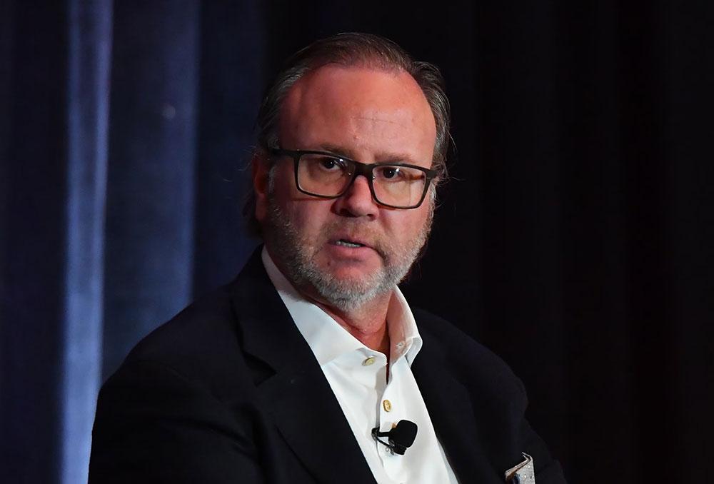 Donn Davis annonce officiellement son départ de la présidence du PFL après huit années à la tête de l'organisation