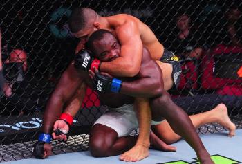 Jacob Malkoun domine largement Torrez Finney et s'impose par décision unanime | UFC 325