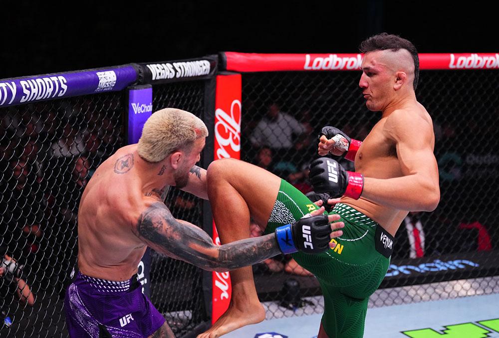 Cam Rowston s'offre Cody Brundage par TKO au deuxième round devant son public de Sydney | UFC 325