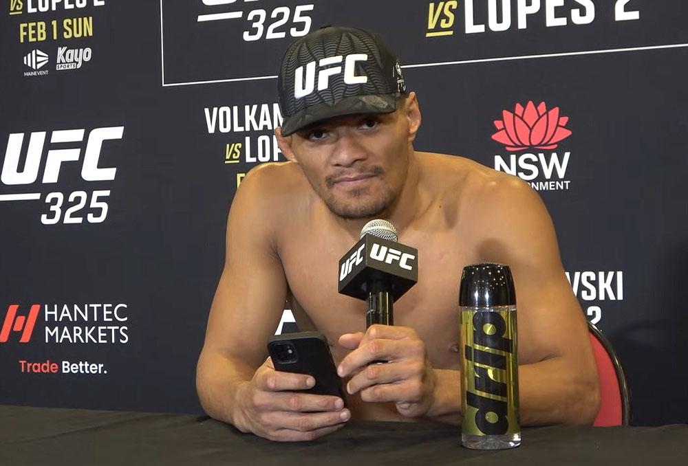 Billy Elekana raconte la frayeur de ses proches après sa victoire difficile | UFC 325 