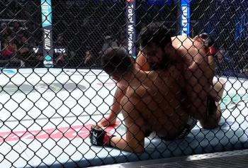 Farid Basharat préserve son invincibilité dans la douleur face à Jean Matsumoto | UFC Fight Night 266