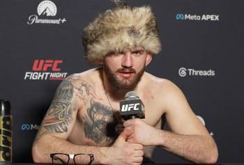 Michal Oleksiejczuk rend hommage à la résistance surhumaine de Marc-André Barriault après l'UFC Fight Night 266.