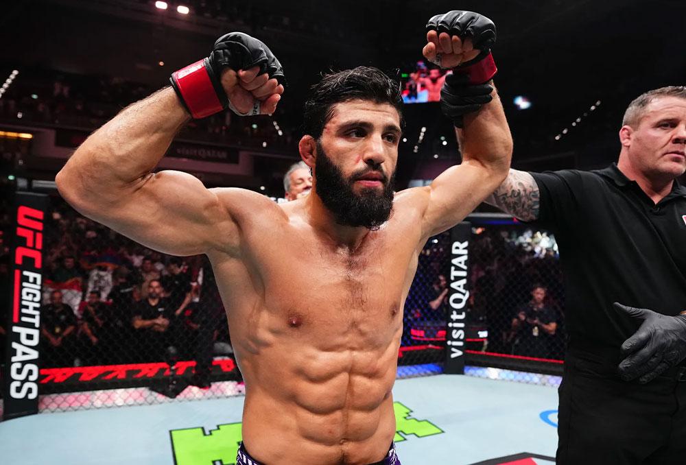 Arman Tsarukyan juge qu'Islam Makhachev est le seul à pouvoir rivaliser avec sa lutte en poids légers