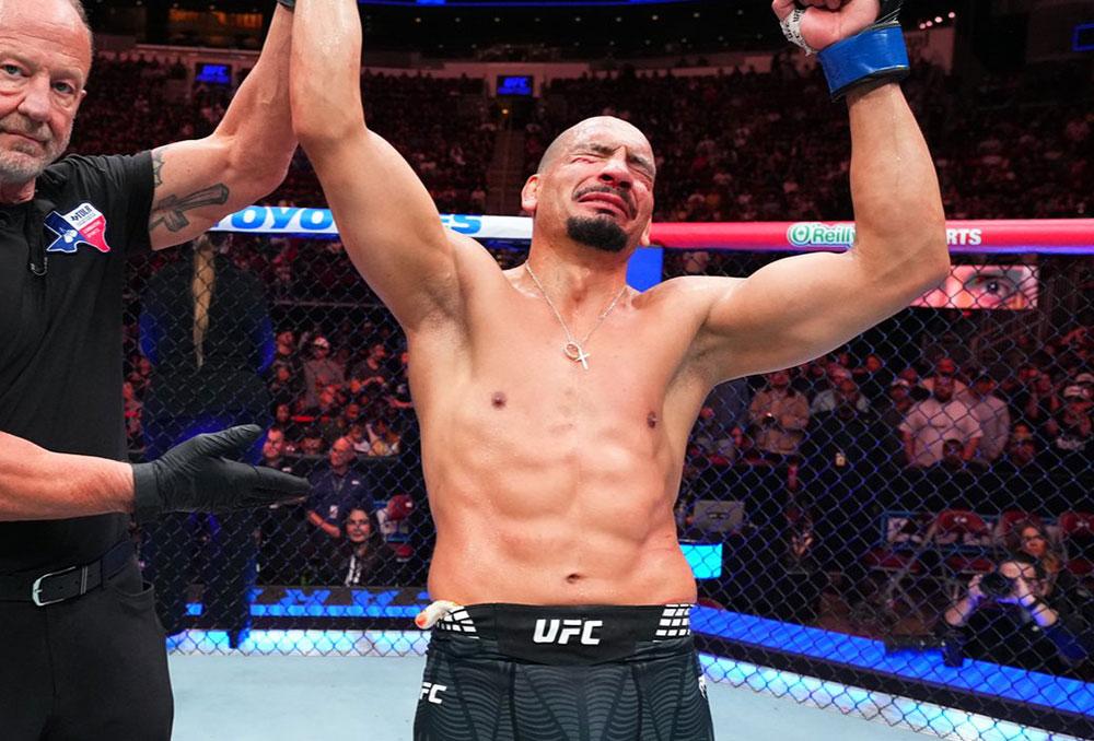 Carlos Leal domine Chidi Njokuani après une bataille de striking acharnée | UFC Fight Night 267