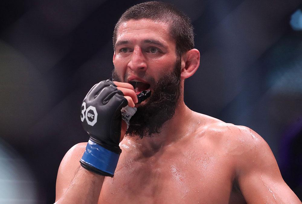 Khamzat Chimaev défie Colby Covington pour un affrontement en lutte au RAF et ignore Nassourdine Imavov