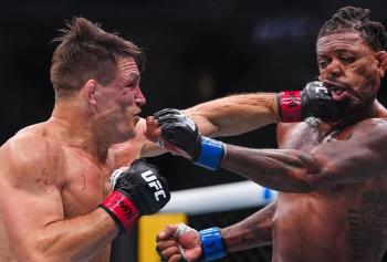 Drew Dober bat Michael Johnson par TKO et porte son palmarès à vingt-huit victoires professionnelles | UFC 326