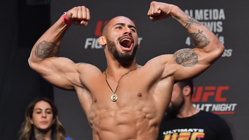 L'explosivité de Vitor Petrino défiera la résilience de Steven Asplund dans l'octogone de Las Vegas | UFC Fight Night 269