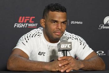 Manoel Sousa révèle comment une blessure à l’œil a servi de moteur pour foudroyer Bolaji Oki | UFC Fight Night 269