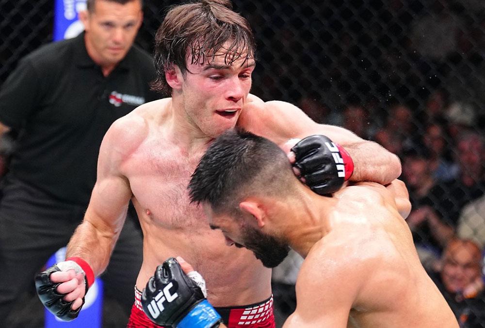 Luke Riley domine Michael Aswell Jr par décision unanime et maintient son invincibilité chez les poids plumes | UFC Fight Night 270